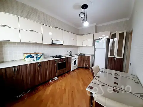 Kirayə verilir 2 otaqlı yeni tikili 70 m²