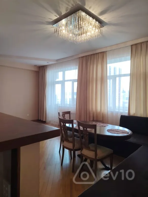 Kirayə verilir 3 otaqlı yeni tikili 125 m²