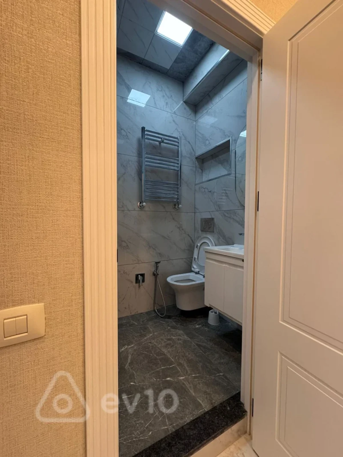 Satılır 2 otaqlı yeni tikili 60 m²