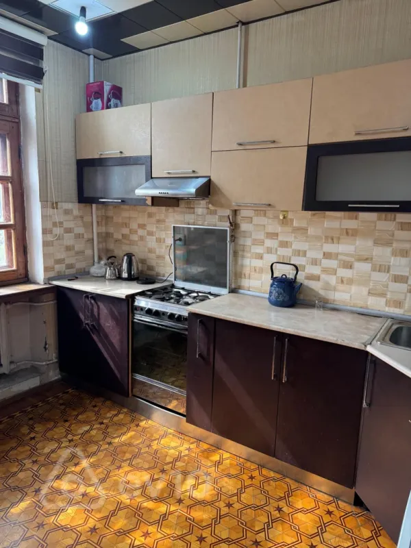 Kirayə verilir 1 otaqlı köhnə tikili 35 m²