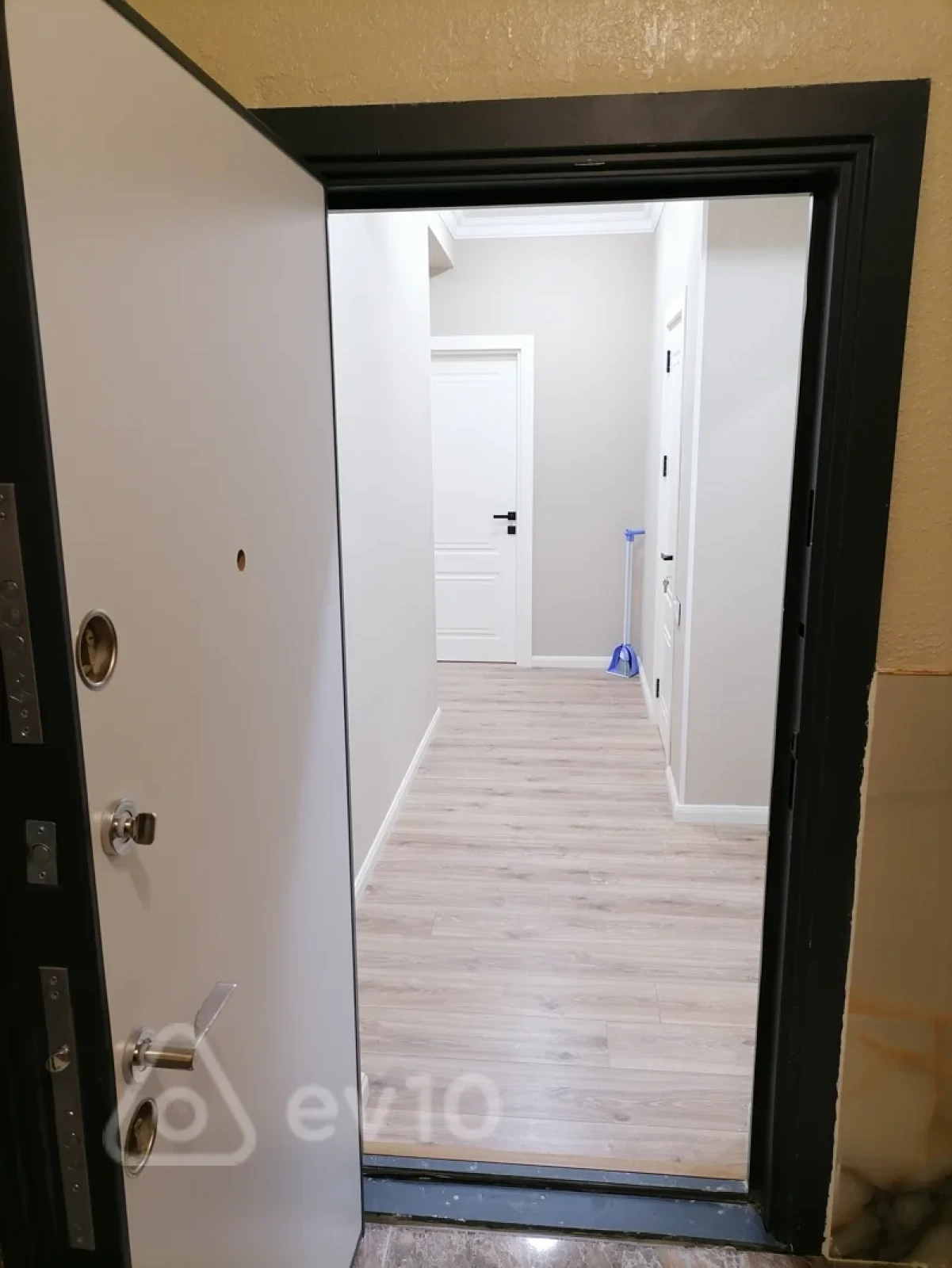 Kirayə verilir 2 otaqlı yeni tikili 68 m²