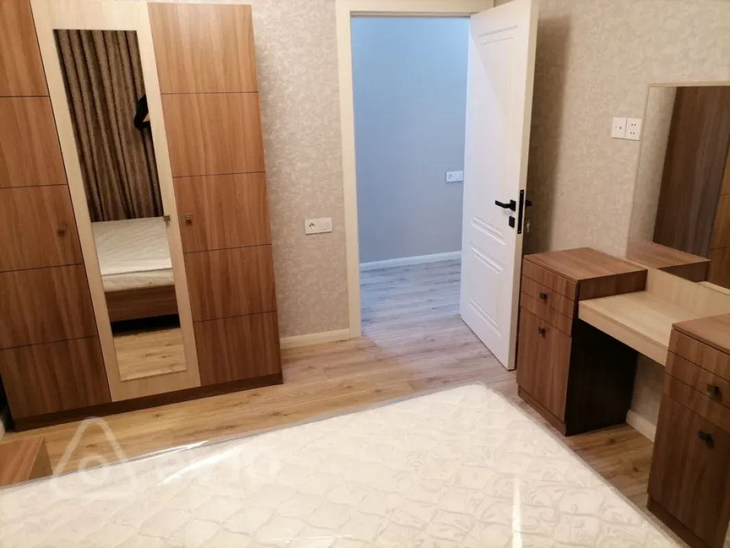Kirayə verilir 2 otaqlı yeni tikili 68 m²
