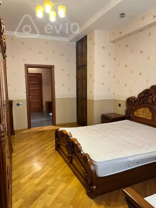 Kirayə verilir 2 otaqlı yeni tikili 113 m²