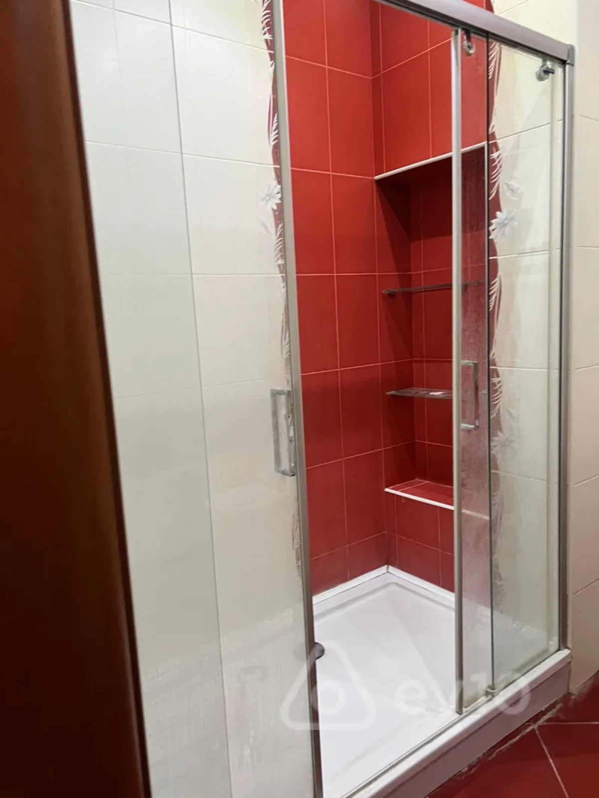 Kirayə verilir 2 otaqlı yeni tikili 113 m²