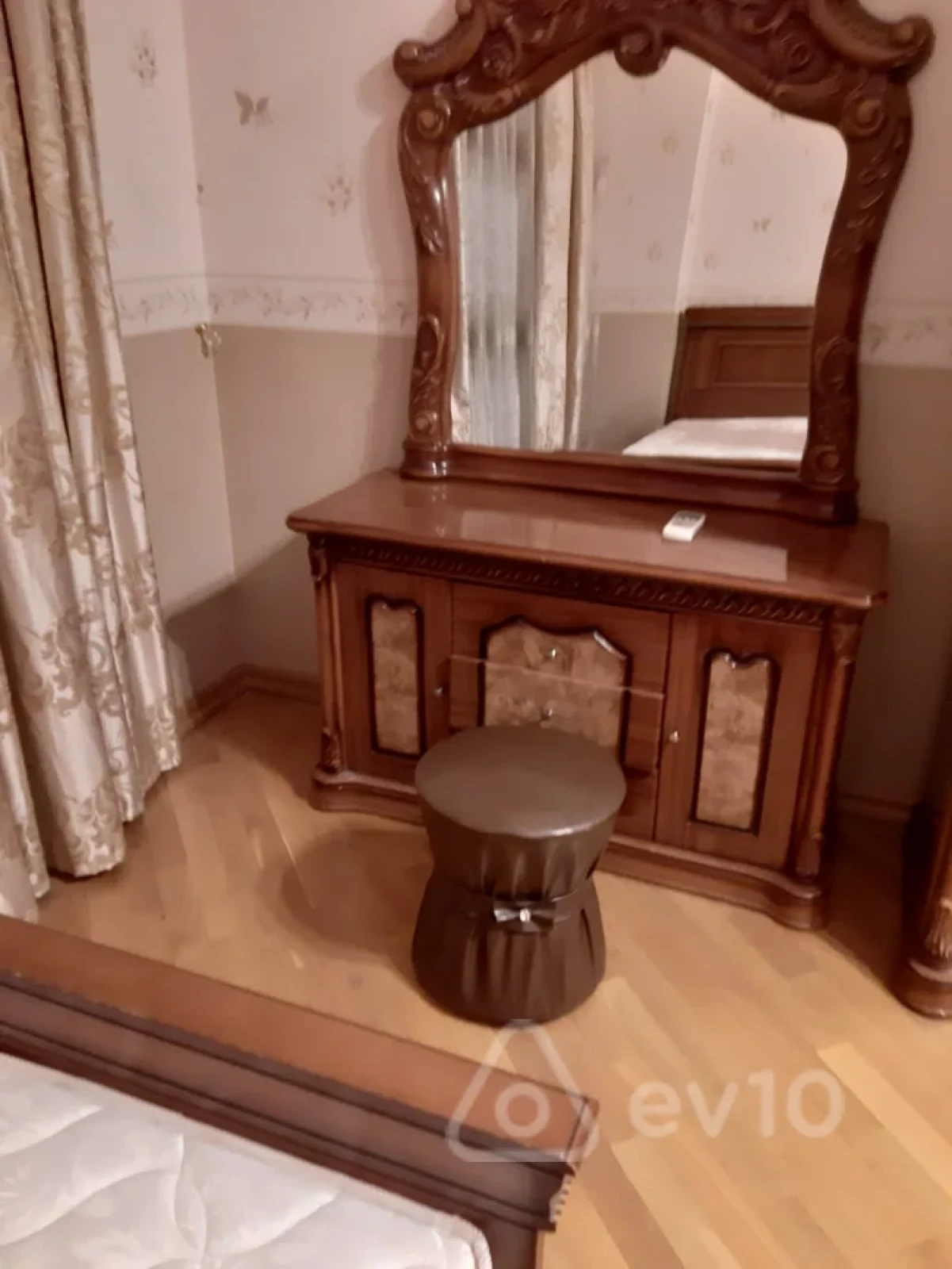 Kirayə verilir 2 otaqlı yeni tikili 113 m²