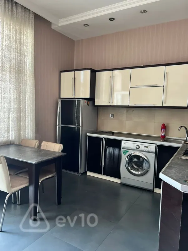 Kirayə verilir 2 otaqlı yeni tikili 113 m²