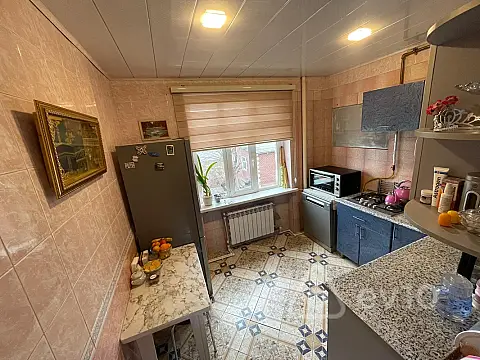 Satılır 4 otaqlı köhnə tikili 60 m²