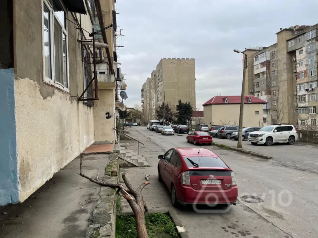 Satılır 4 otaqlı köhnə tikili 60 m²