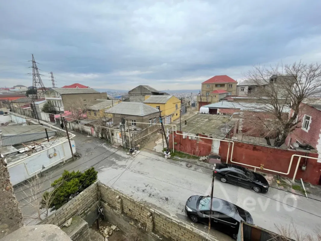 Satılır 4 otaqlı köhnə tikili 60 m²