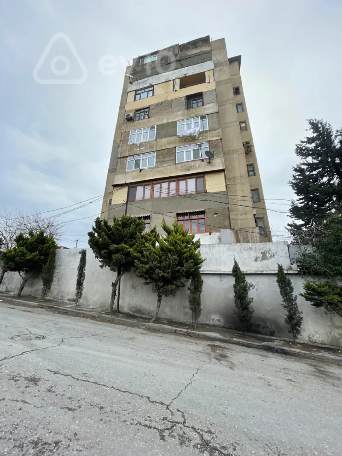 Satılır 4 otaqlı köhnə tikili 60 m²