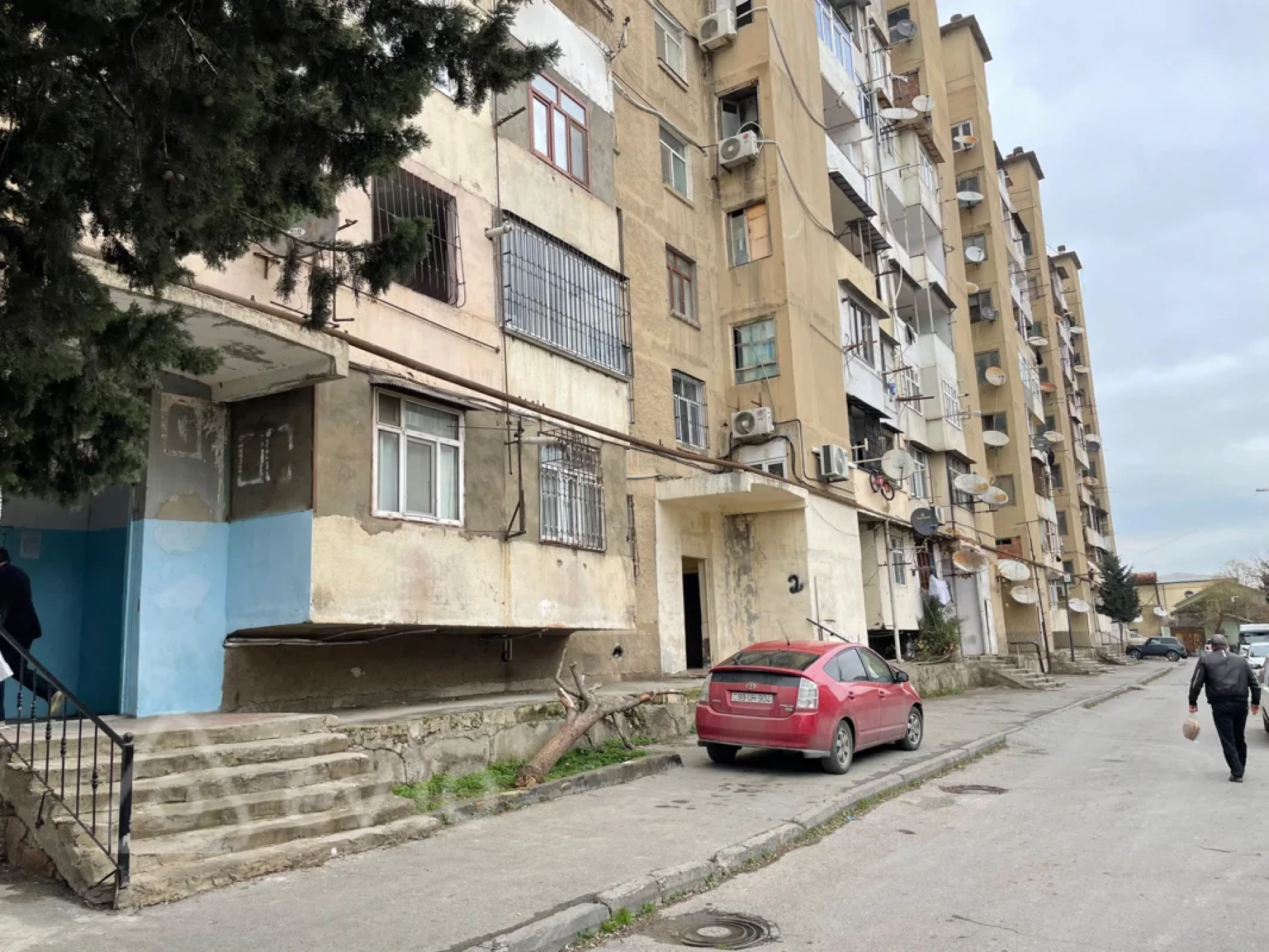 Satılır 4 otaqlı köhnə tikili 60 m²