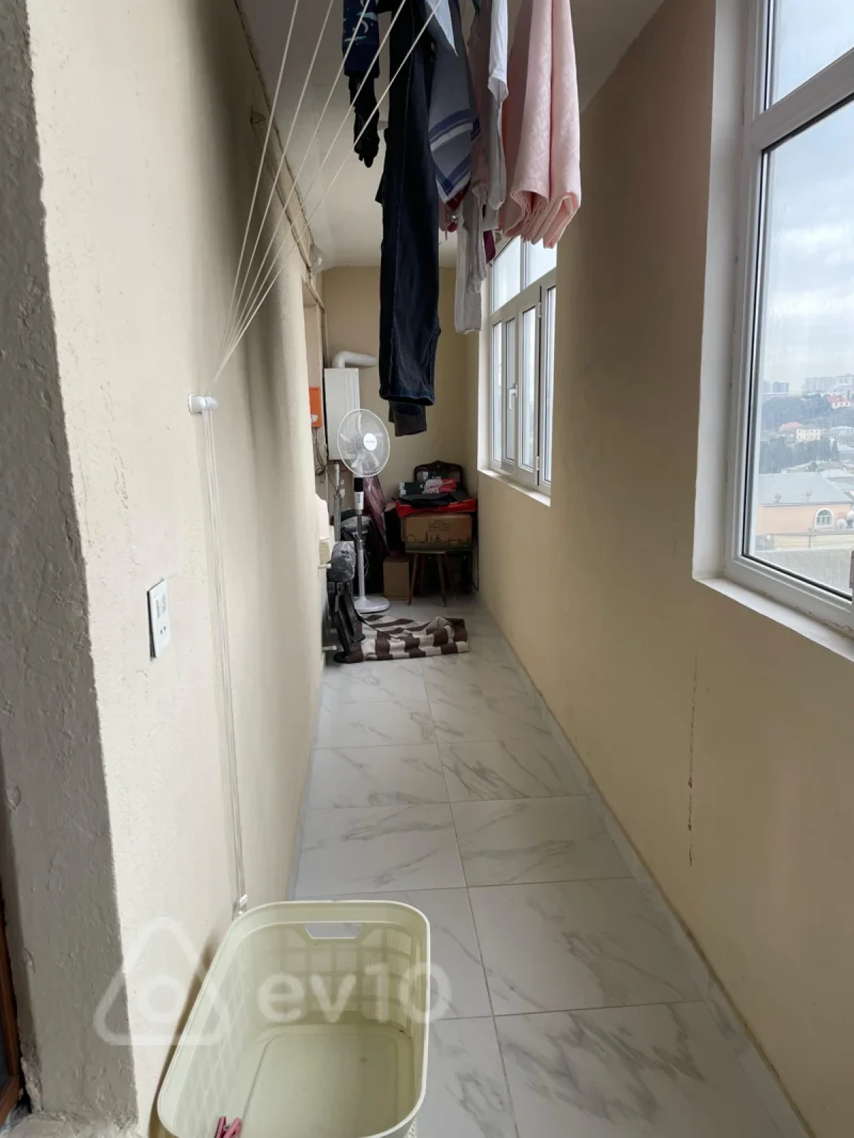 Satılır 4 otaqlı köhnə tikili 60 m²