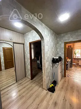 Satılır 4 otaqlı köhnə tikili 60 m²