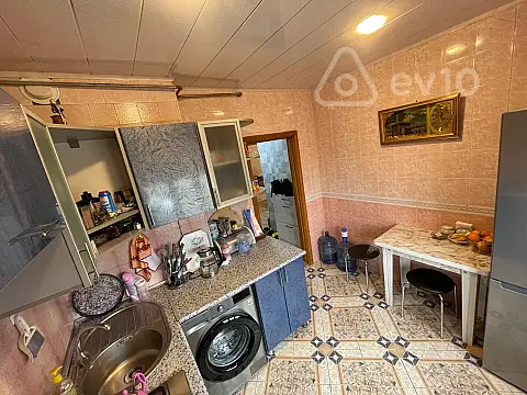 Satılır 4 otaqlı köhnə tikili 60 m²