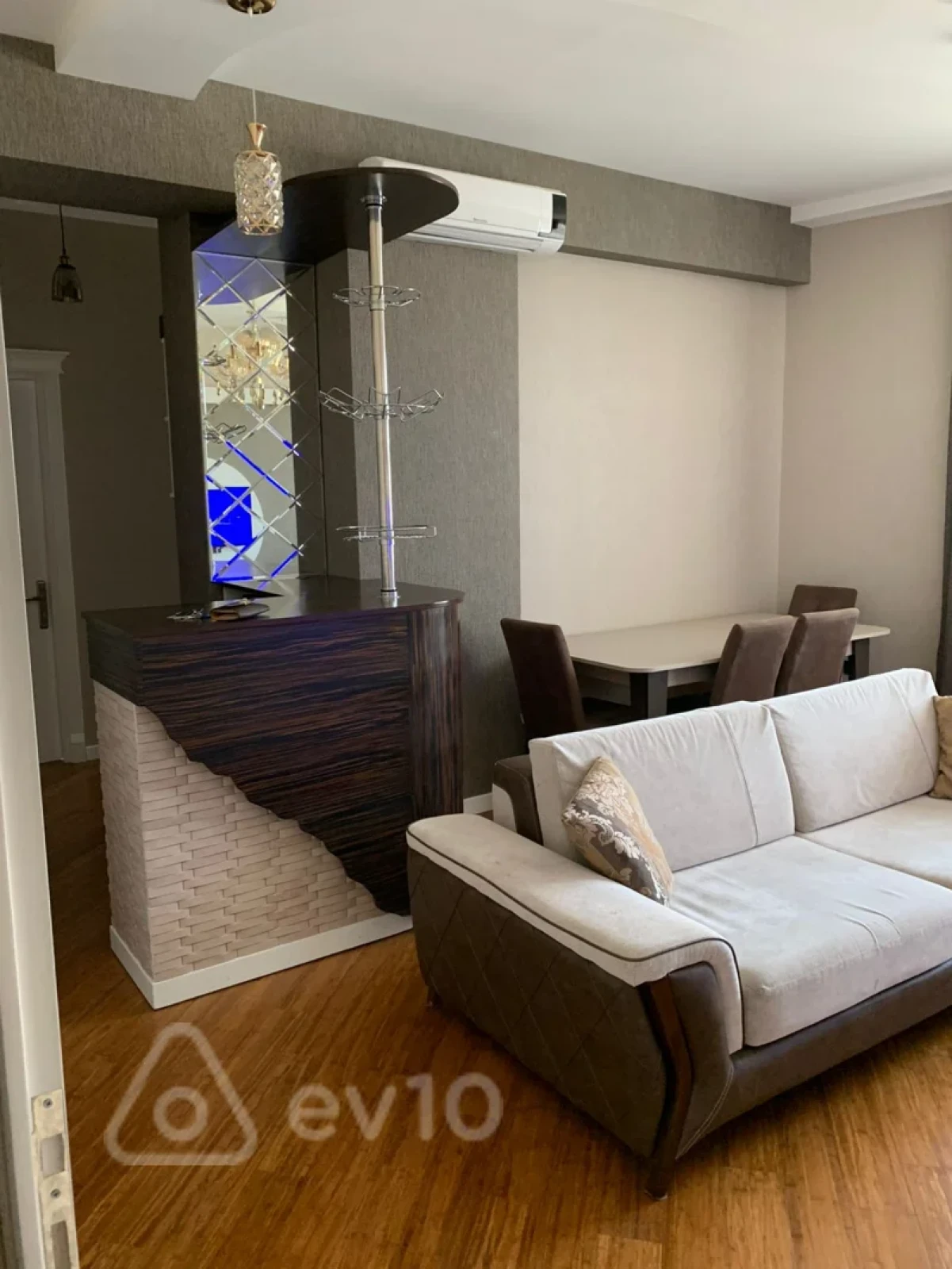 Kirayə verilir 3 otaqlı yeni tikili 90 m²