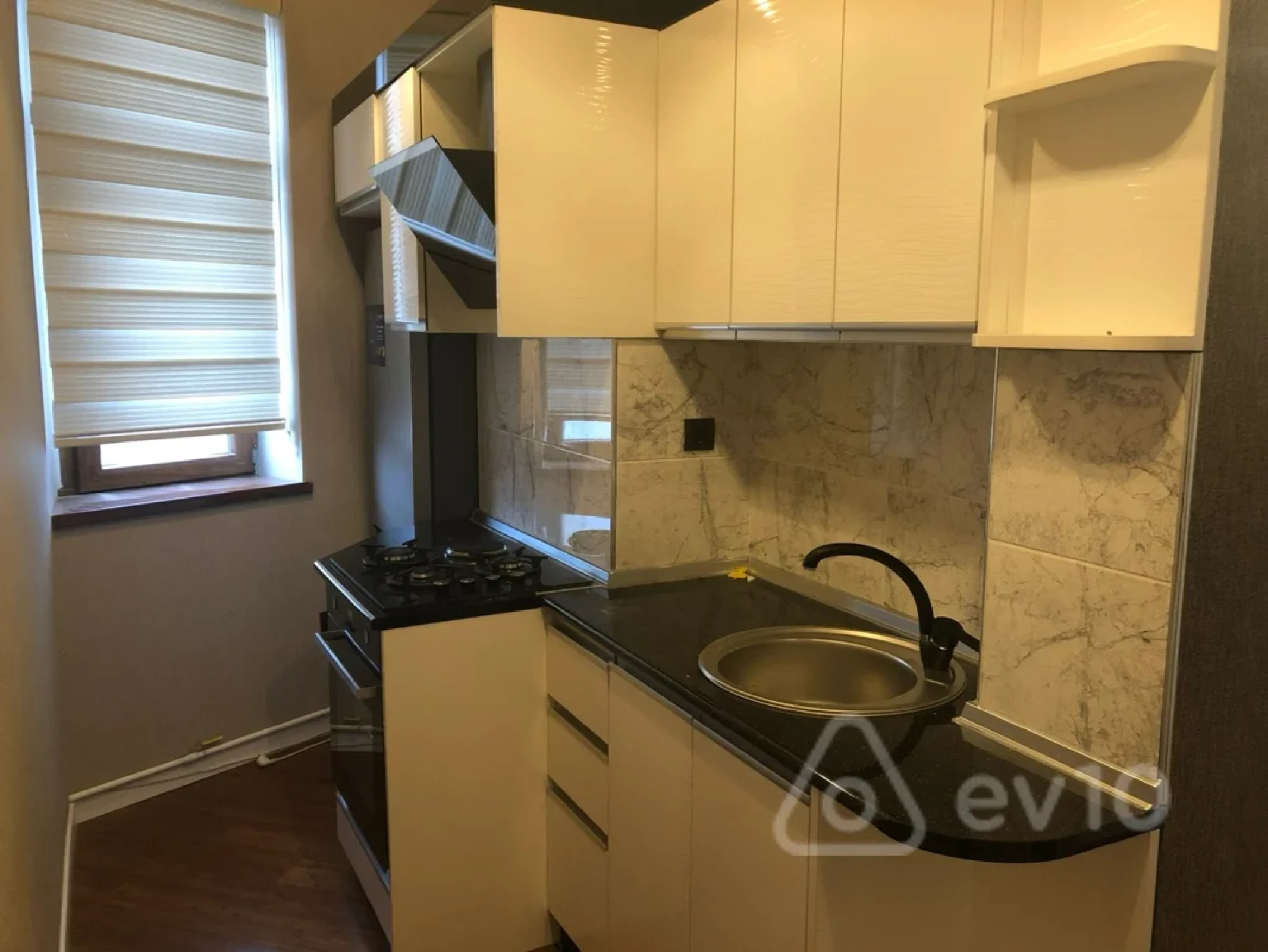 Kirayə verilir 3 otaqlı yeni tikili 90 m²