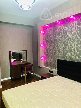 Kirayə verilir 3 otaqlı yeni tikili 90 m²