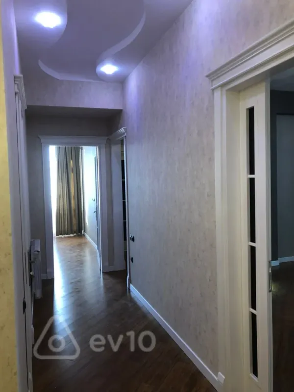 Kirayə verilir 3 otaqlı yeni tikili 90 m²