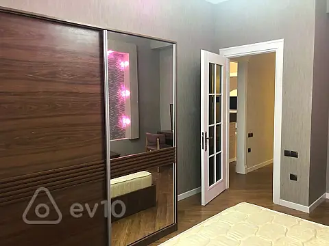 Kirayə verilir 3 otaqlı yeni tikili 90 m²