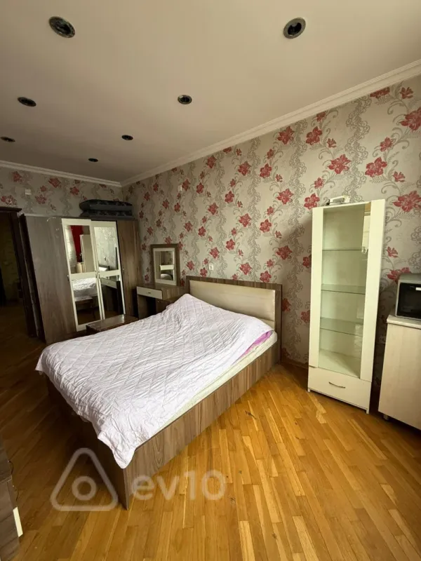 Kirayə verilir 3 otaqlı yeni tikili 100 m²