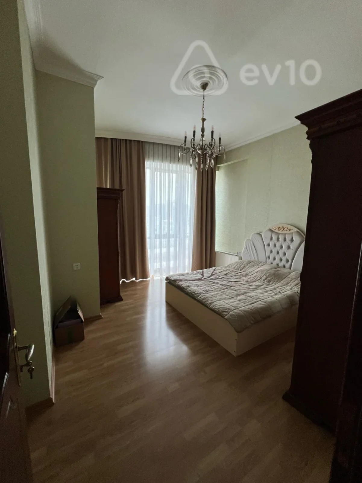 Kirayə verilir 3 otaqlı yeni tikili 150 m²