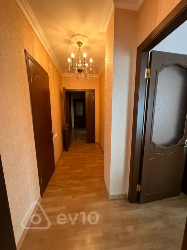 Kirayə verilir 3 otaqlı yeni tikili 150 m²