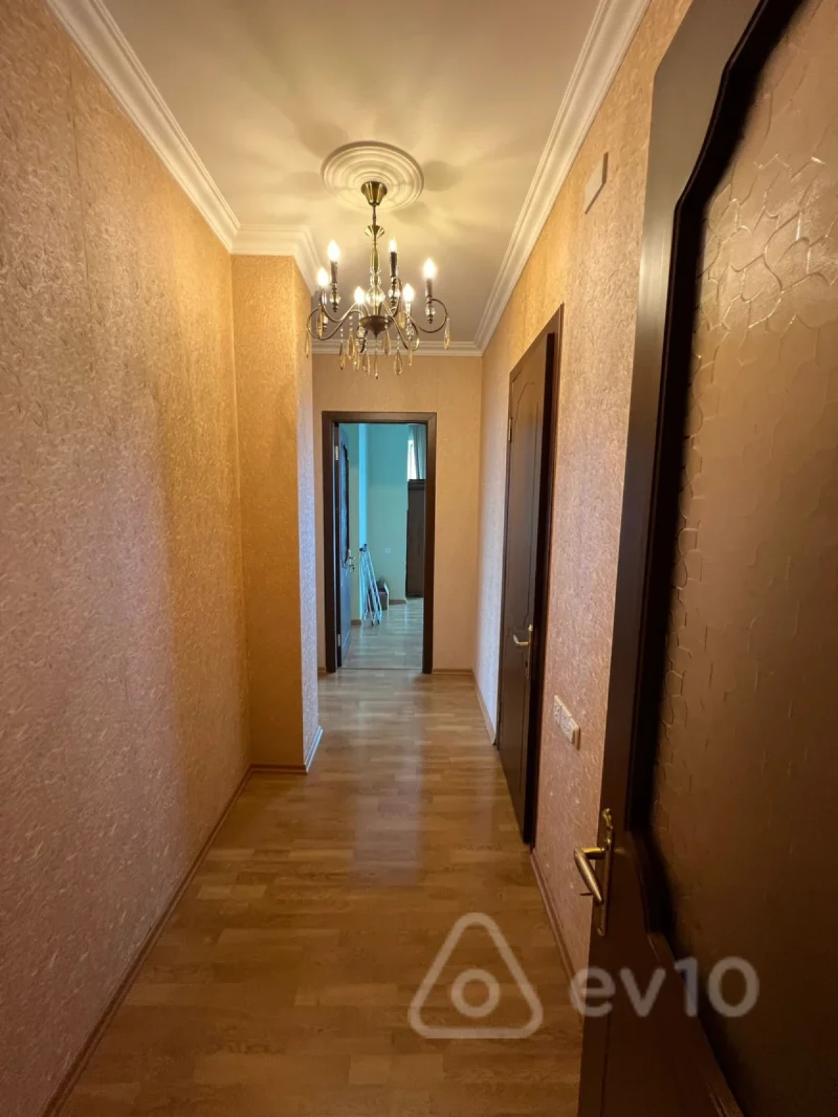 Kirayə verilir 3 otaqlı yeni tikili 150 m²