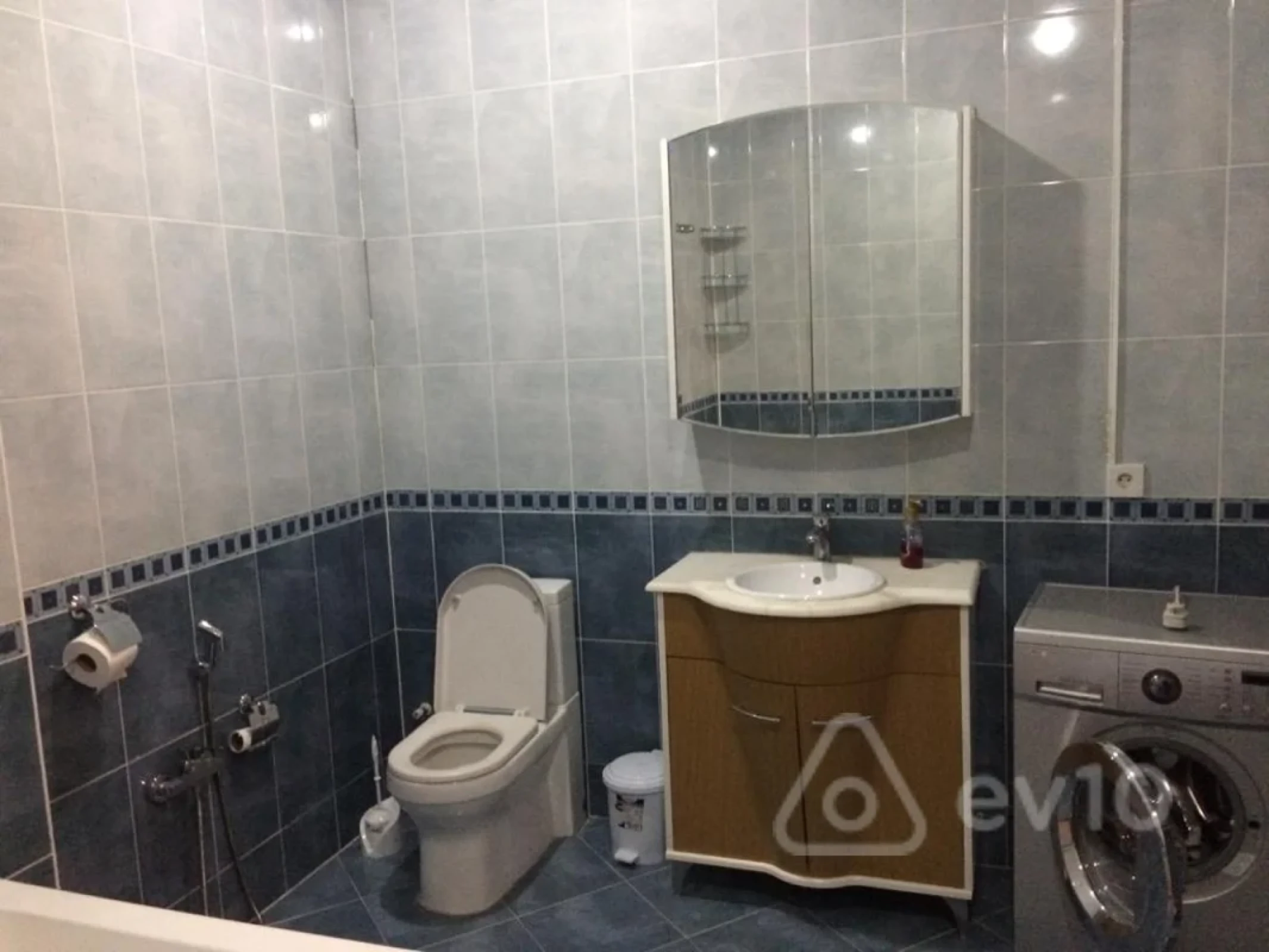 Kirayə verilir 3 otaqlı yeni tikili 150 m²