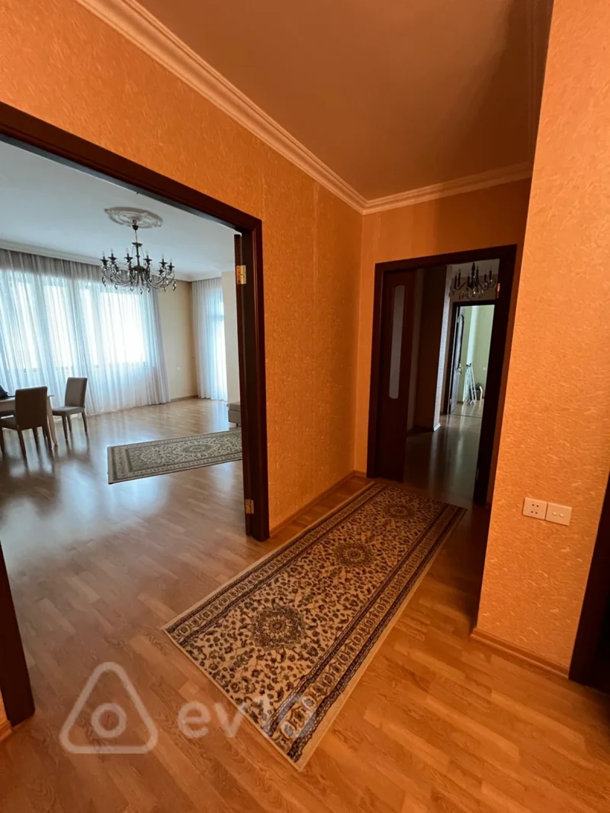 Kirayə verilir 3 otaqlı yeni tikili 150 m²