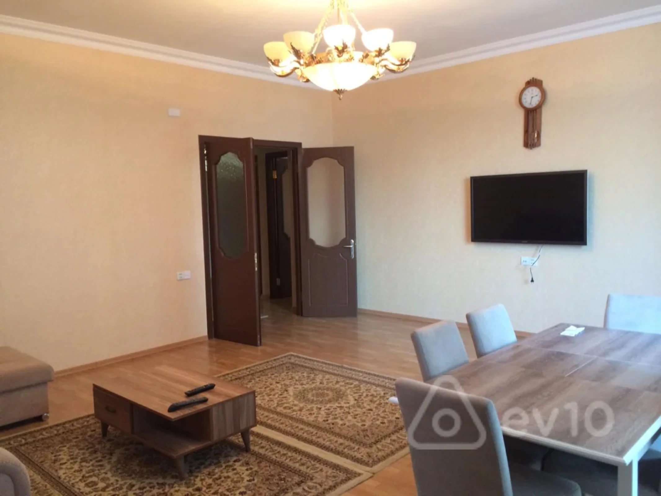 Kirayə verilir 3 otaqlı yeni tikili 150 m²