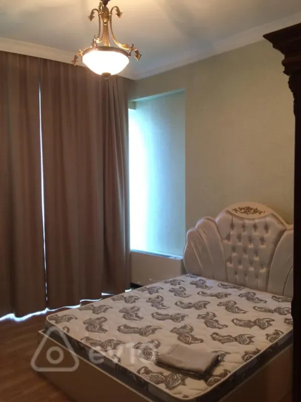 Kirayə verilir 3 otaqlı yeni tikili 150 m²