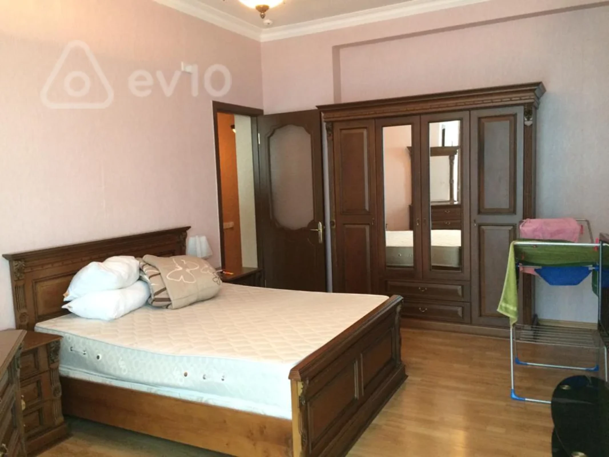 Kirayə verilir 3 otaqlı yeni tikili 150 m²