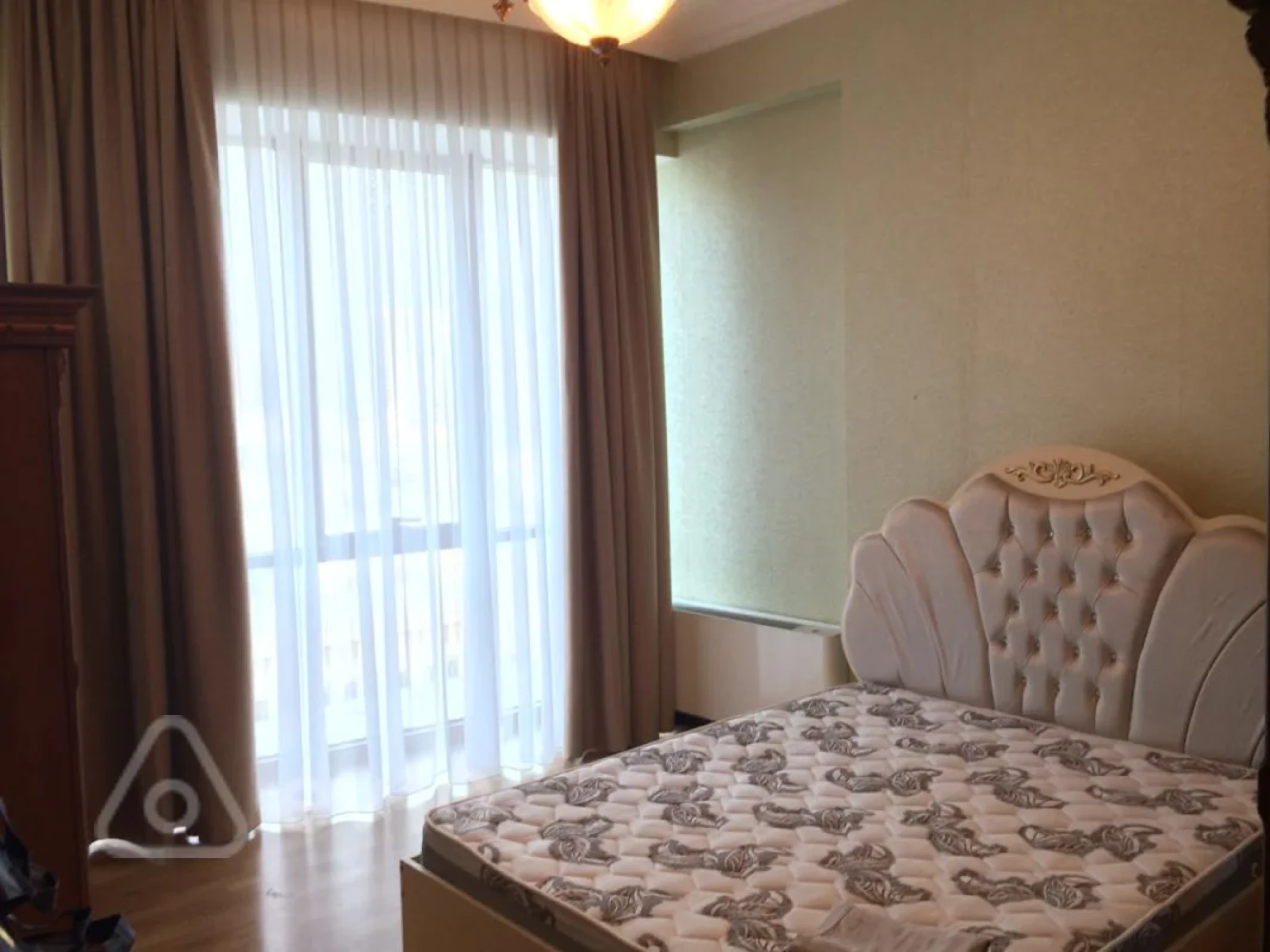 Kirayə verilir 3 otaqlı yeni tikili 150 m²