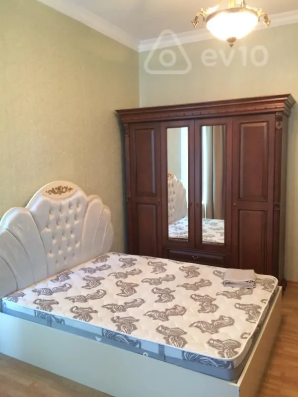 Kirayə verilir 3 otaqlı yeni tikili 150 m²