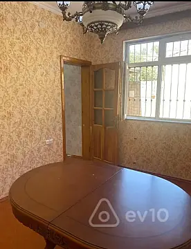 Kirayə verilir 2 otaqlı həyət evi 65 m²