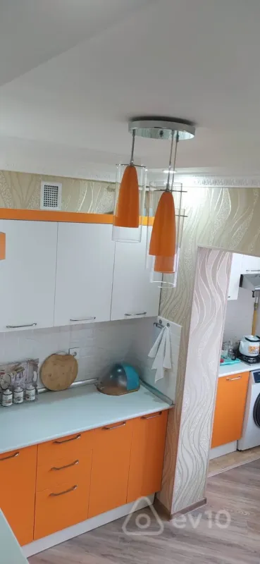 Kirayə verilir 4 otaqlı köhnə tikili 100 m²