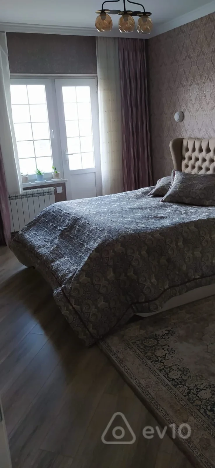 Kirayə verilir 4 otaqlı köhnə tikili 100 m²