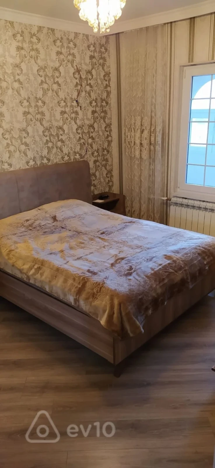 Kirayə verilir 4 otaqlı köhnə tikili 100 m²