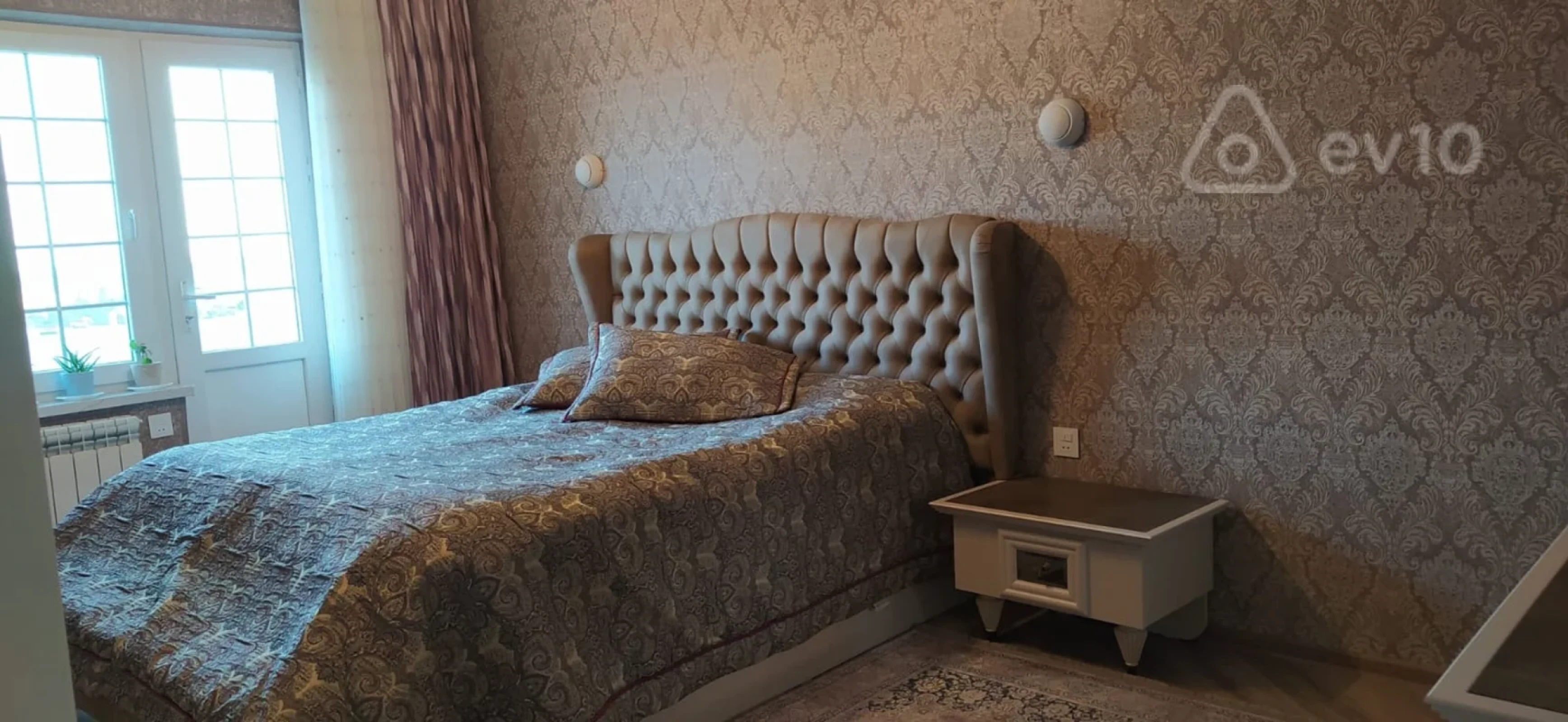 Kirayə verilir 4 otaqlı köhnə tikili 100 m²