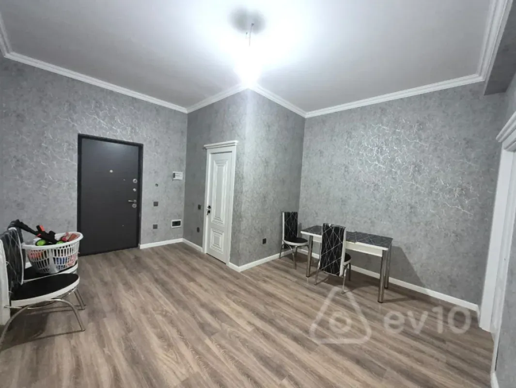 Satılır 2 otaqlı yeni tikili 83 m²