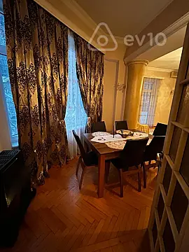 Kirayə verilir 3 otaqlı köhnə tikili 106 m² — Bakı, Nəsimi 3 otaq 106.00 m²