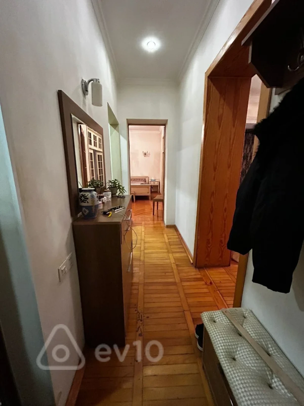 Kirayə verilir 3 otaqlı köhnə tikili 106 m²