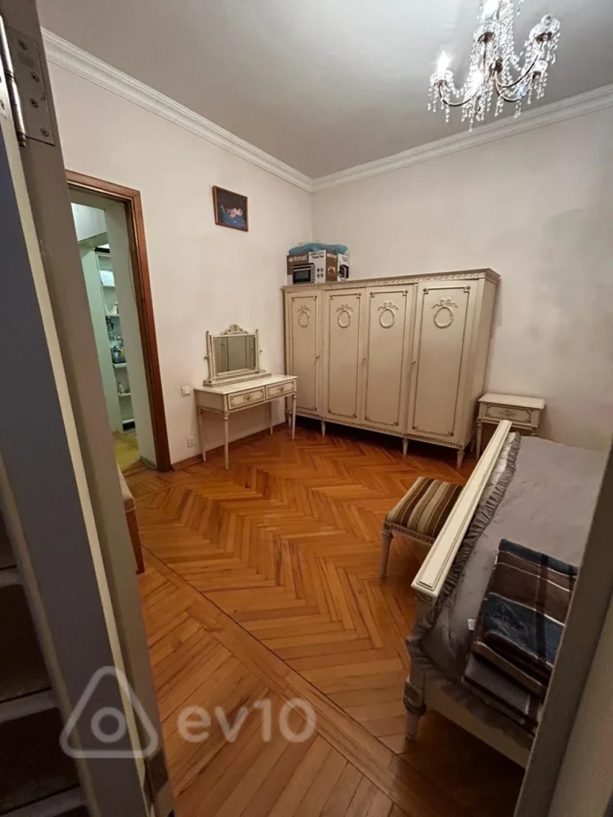 Kirayə verilir 3 otaqlı köhnə tikili 106 m²