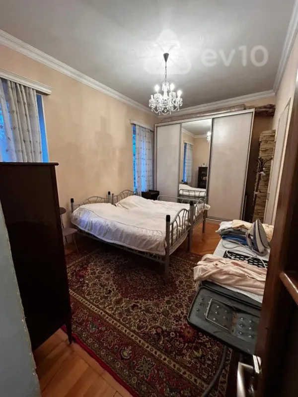 Kirayə verilir 3 otaqlı köhnə tikili 106 m²