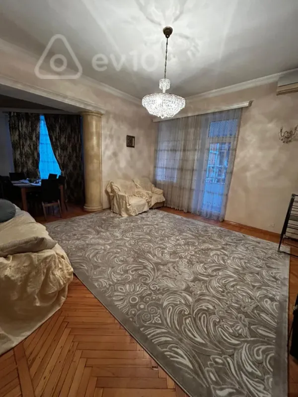 Kirayə verilir 3 otaqlı köhnə tikili 106 m²