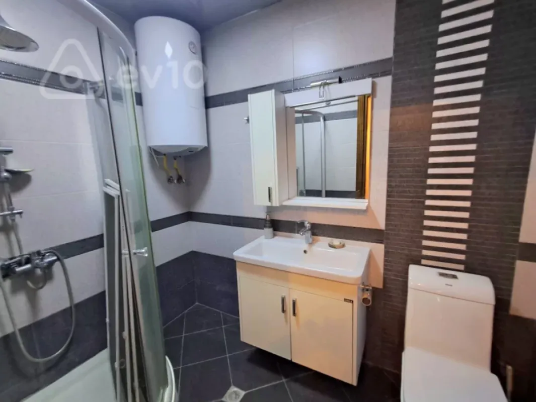 Kirayə verilir 3 otaqlı yeni tikili 135 m²