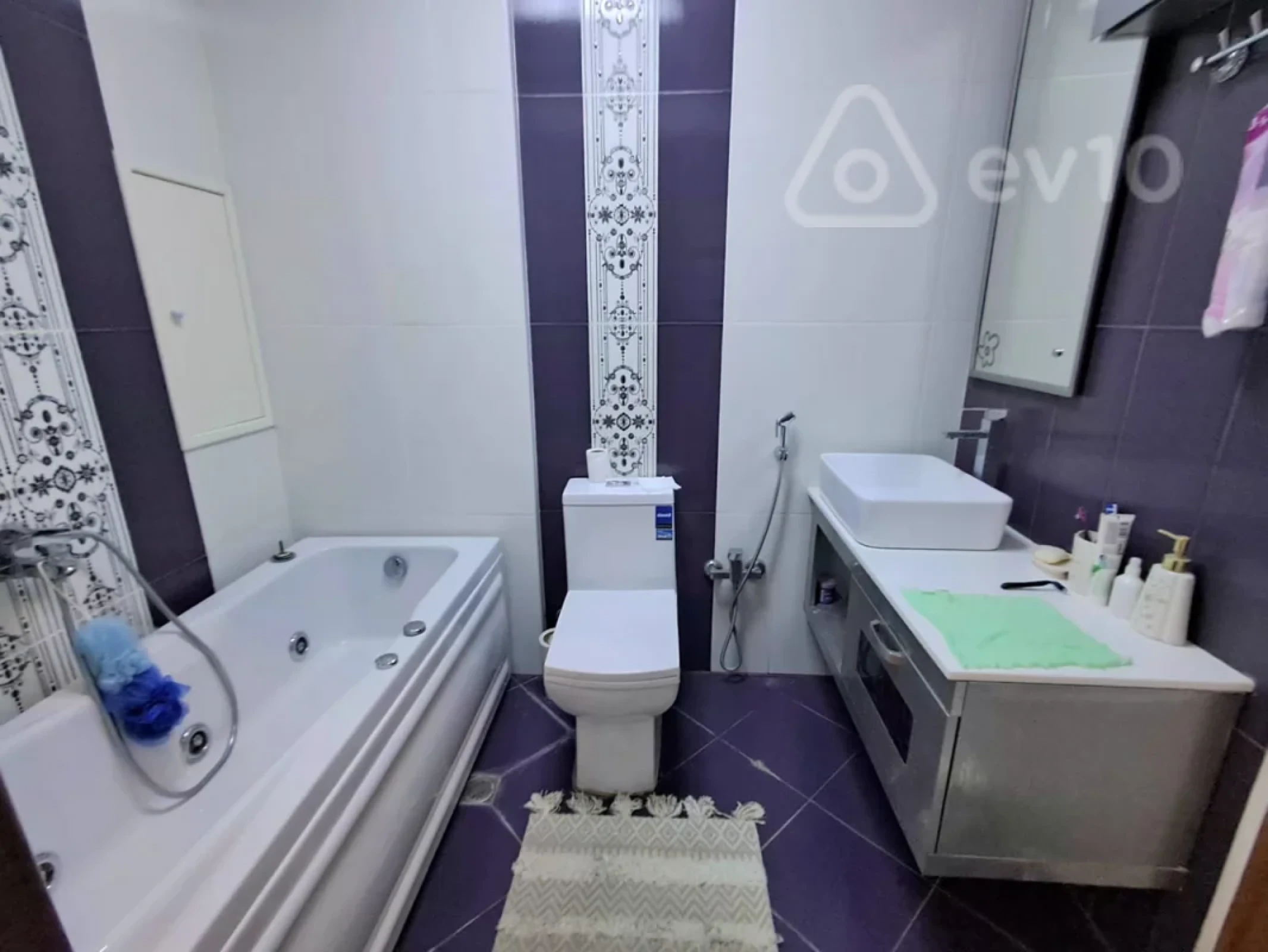 Kirayə verilir 3 otaqlı yeni tikili 135 m²