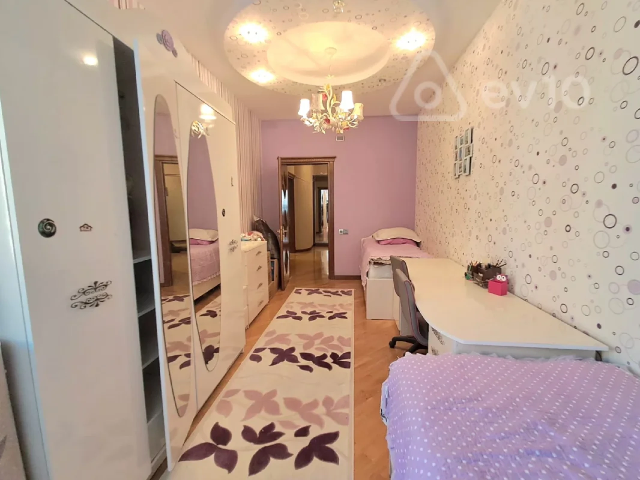 Kirayə verilir 3 otaqlı yeni tikili 135 m²