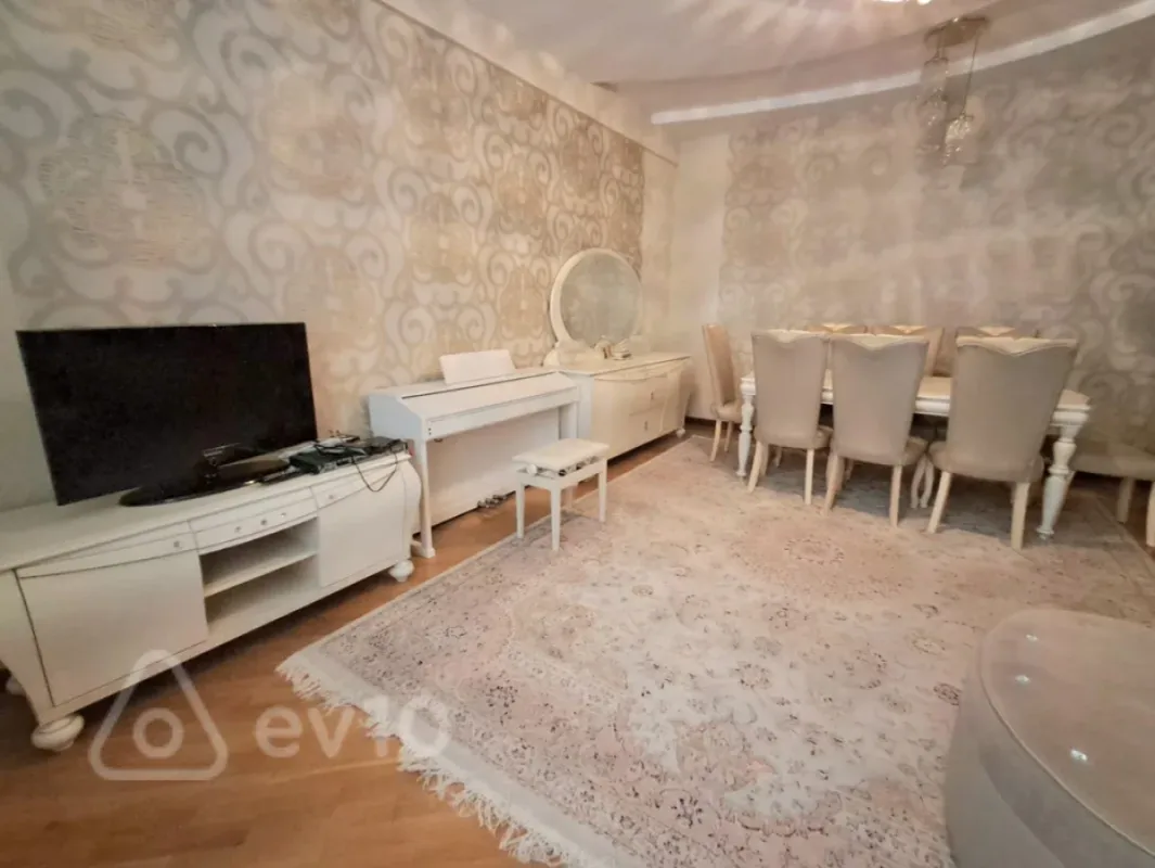 Kirayə verilir 3 otaqlı yeni tikili 135 m²