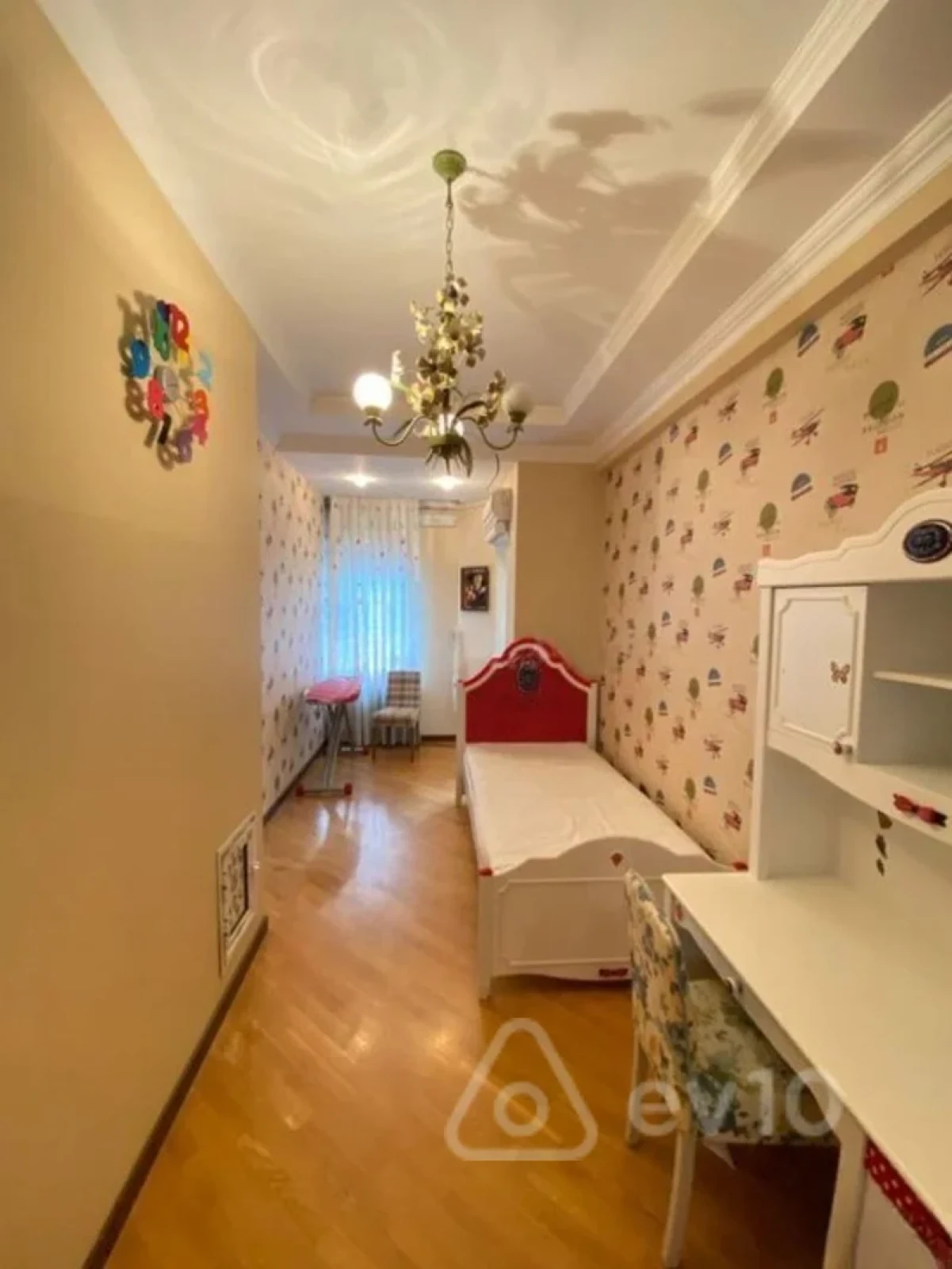 Kirayə verilir 3 otaqlı yeni tikili 160 m²